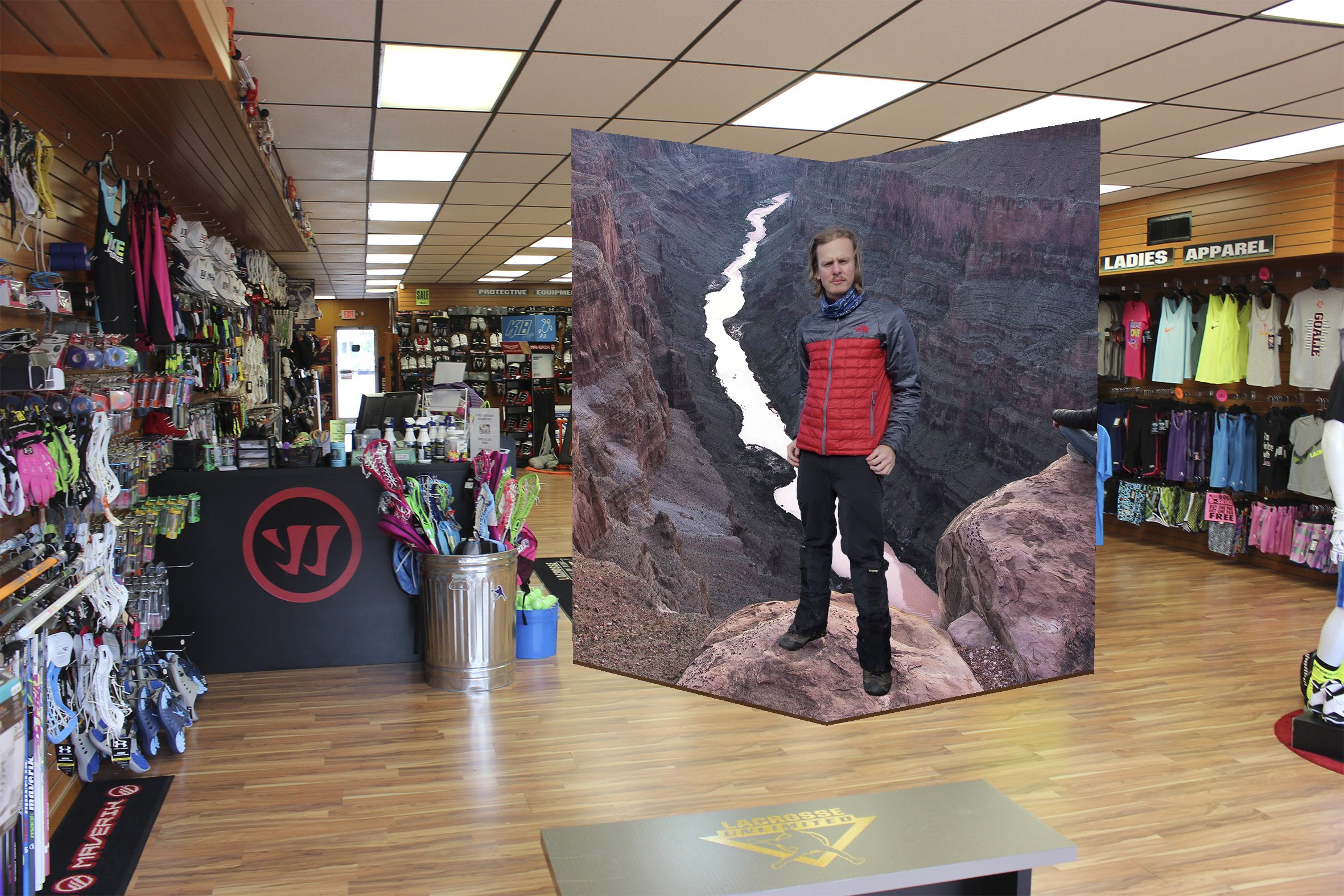 Large-Scale 3D Anamorphic Design for Commercial Spaces
